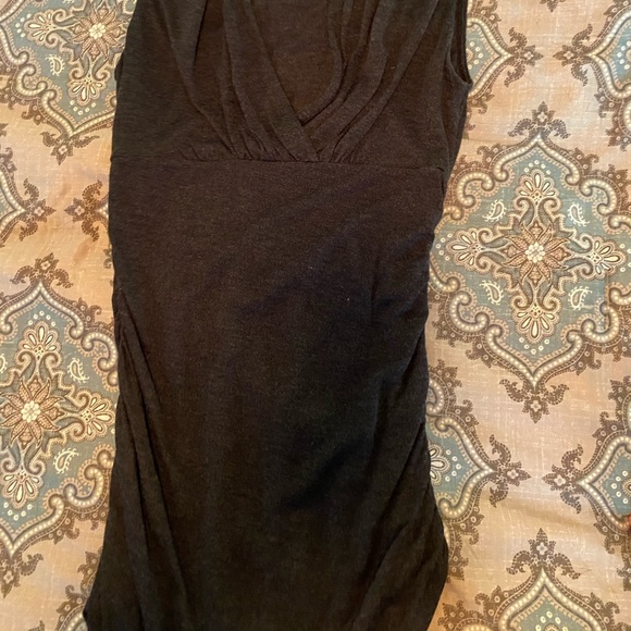 Express Sleevless Top - Picture 4 of 4